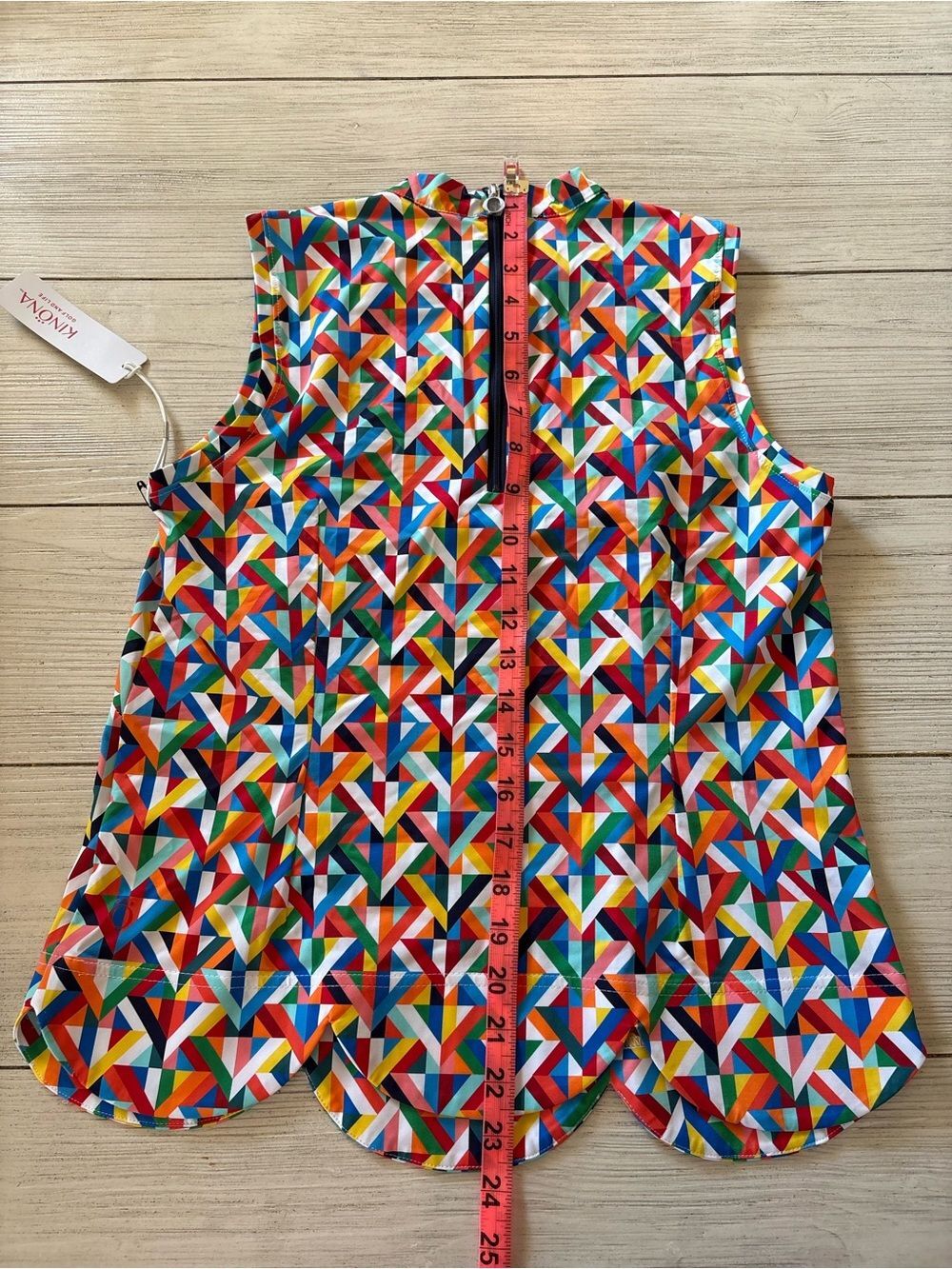 Kinona “On the Edge” Multicolor Geometric Sleeveless Golf Top with Scalloped Hem - Picture 9 of 10
